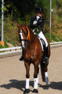 Mario Schleypen, hier auf White Kiss, knackte die magische Marke von 100 S-Siegen. Foto: Agnes Werhahn